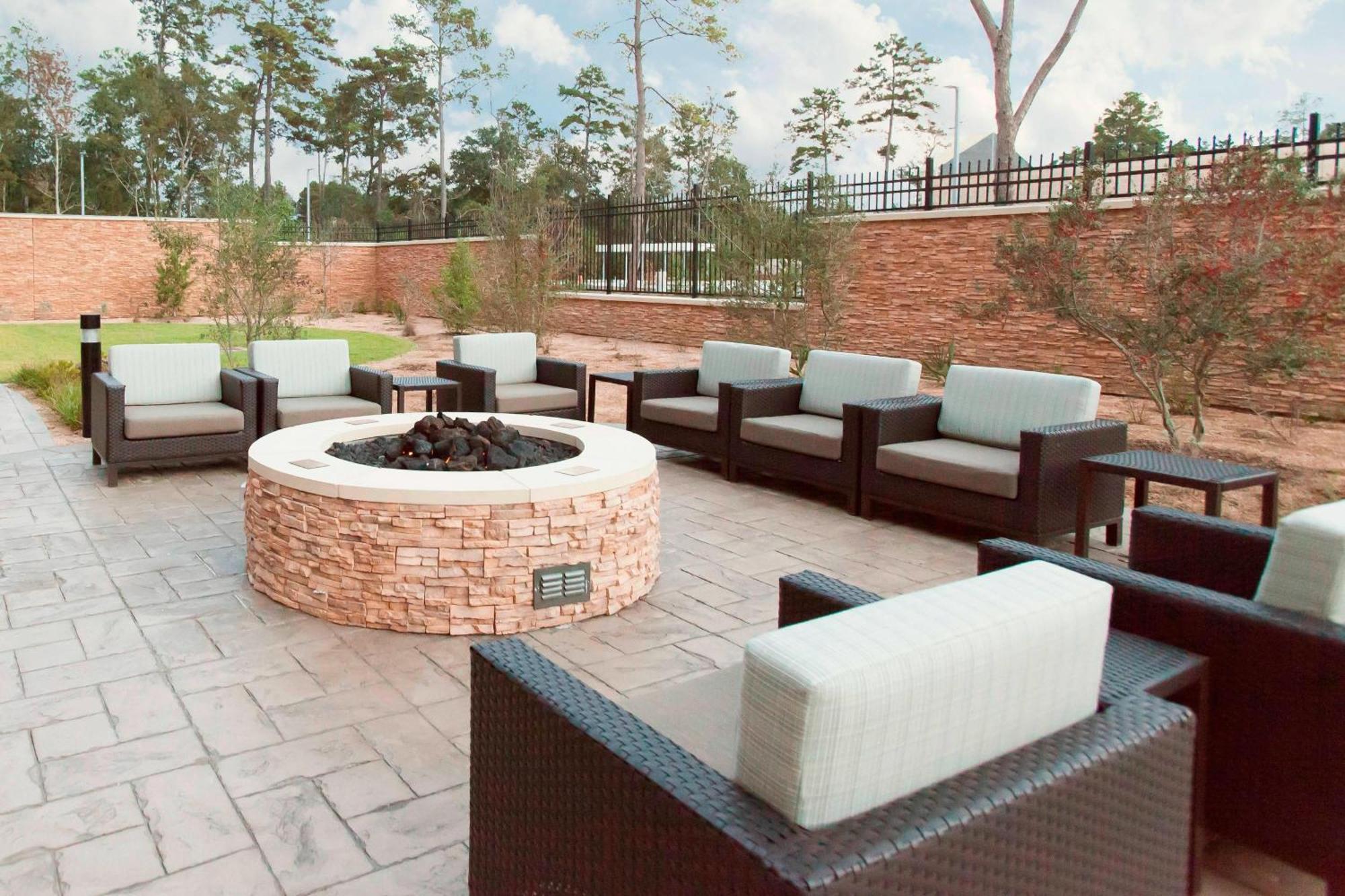 Courtyard By Marriott Houston City Place Spring Exterior photo