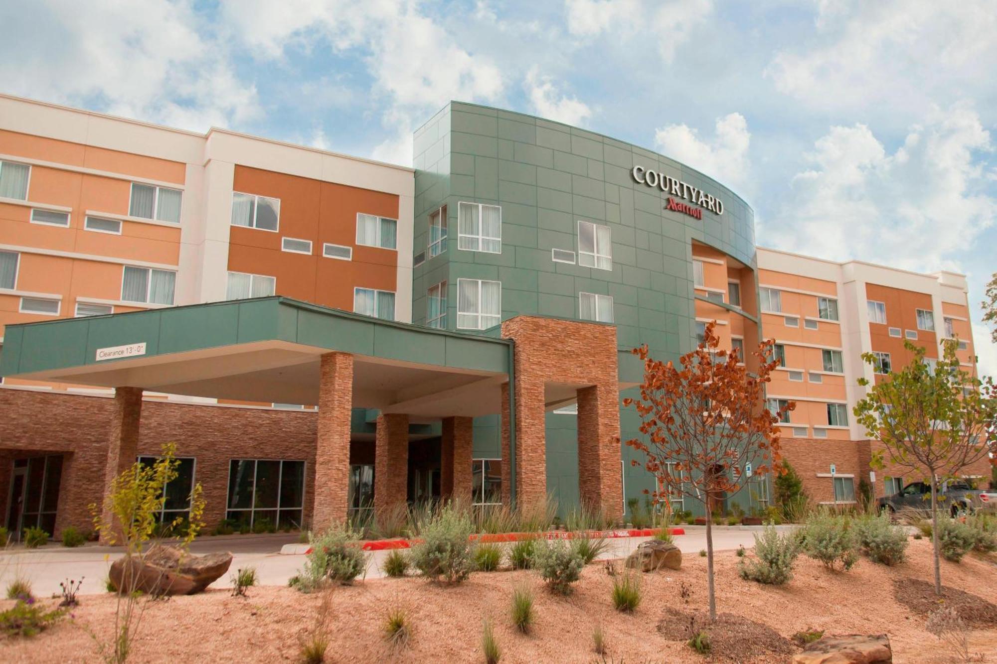 Courtyard By Marriott Houston City Place Spring Exterior photo