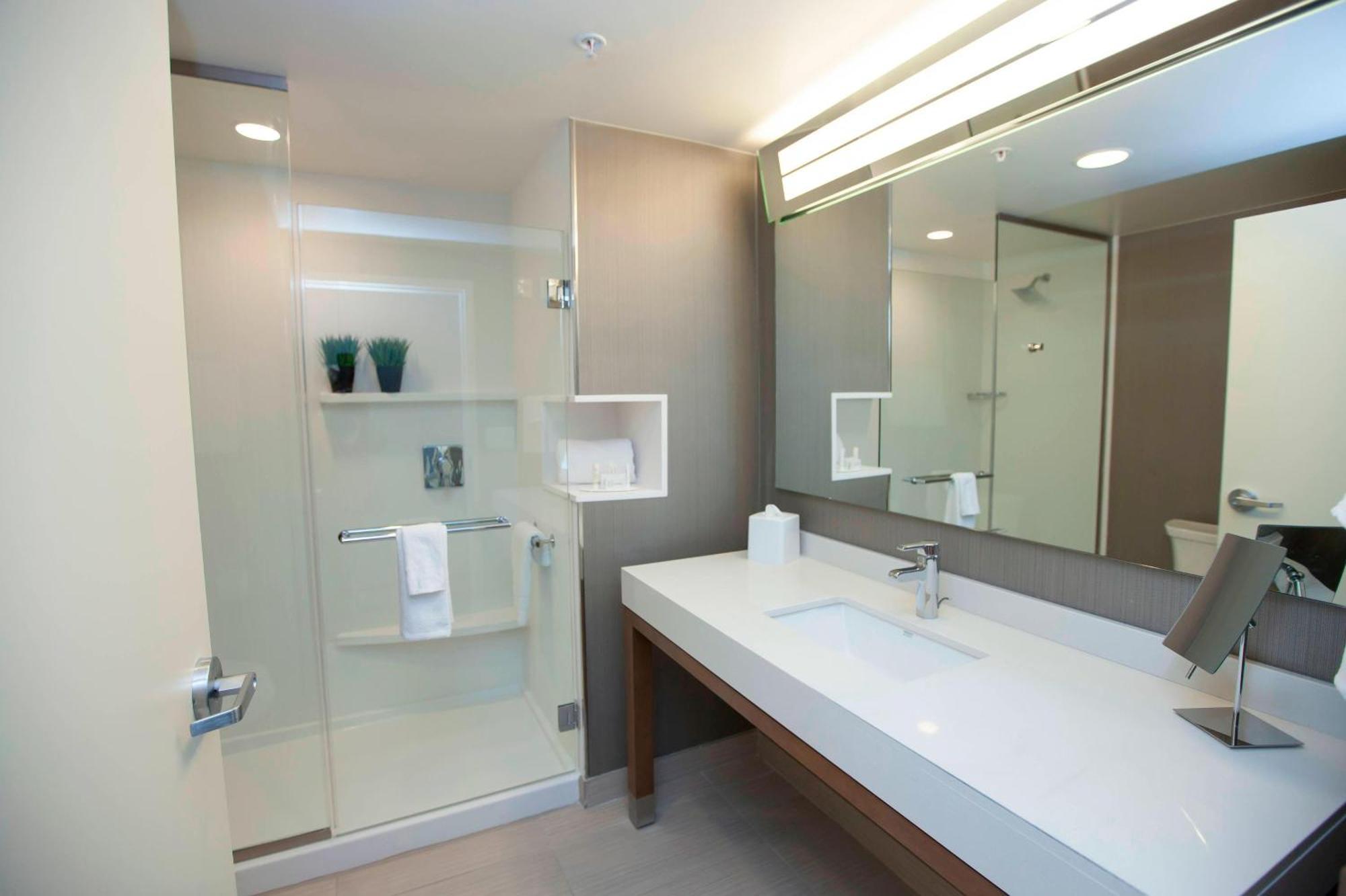 Courtyard By Marriott Houston City Place Spring Exterior photo